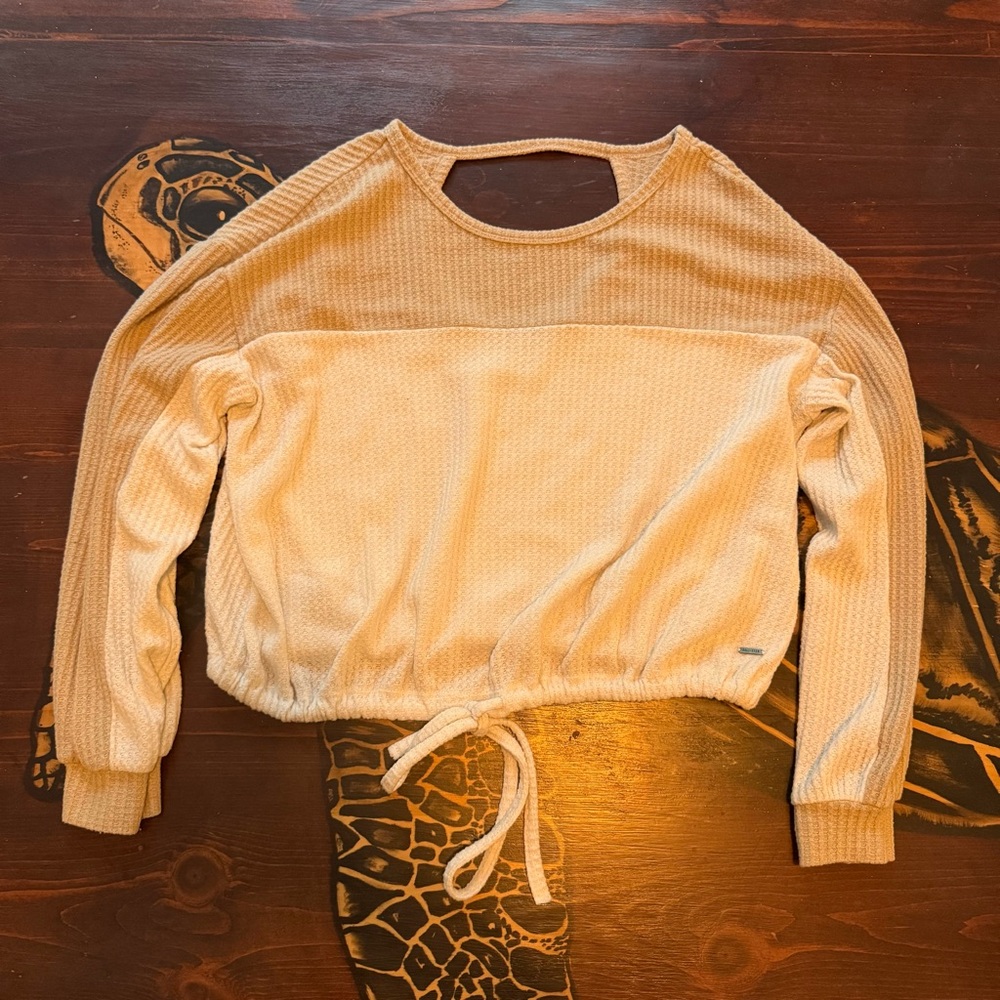 Hollister Women's Sweater in White and Tan
